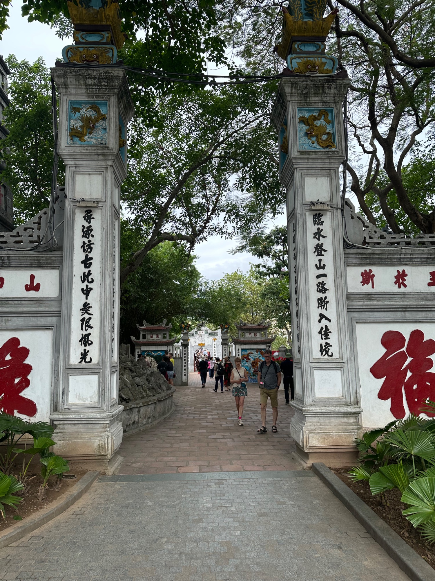 DAY 2: Gods, Turtles, and a Suitcase Epiphany in Hanoi old quarter — photo 1