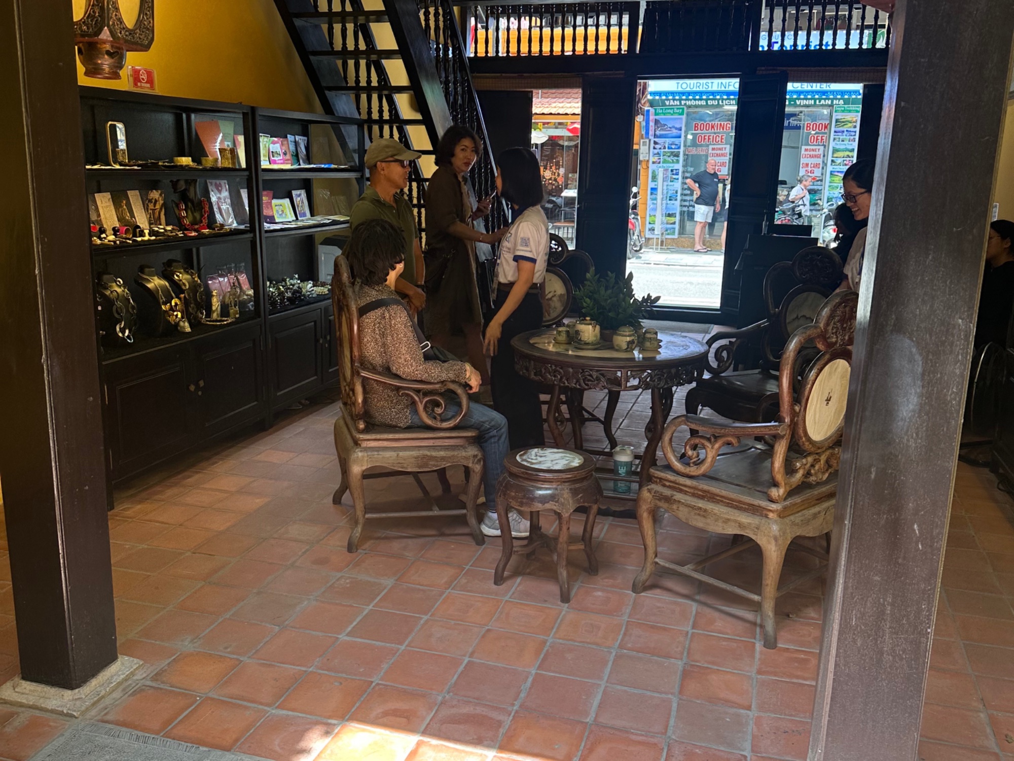 DAY 2: Gods, Turtles, and a Suitcase Epiphany in Hanoi old quarter — photo 6
