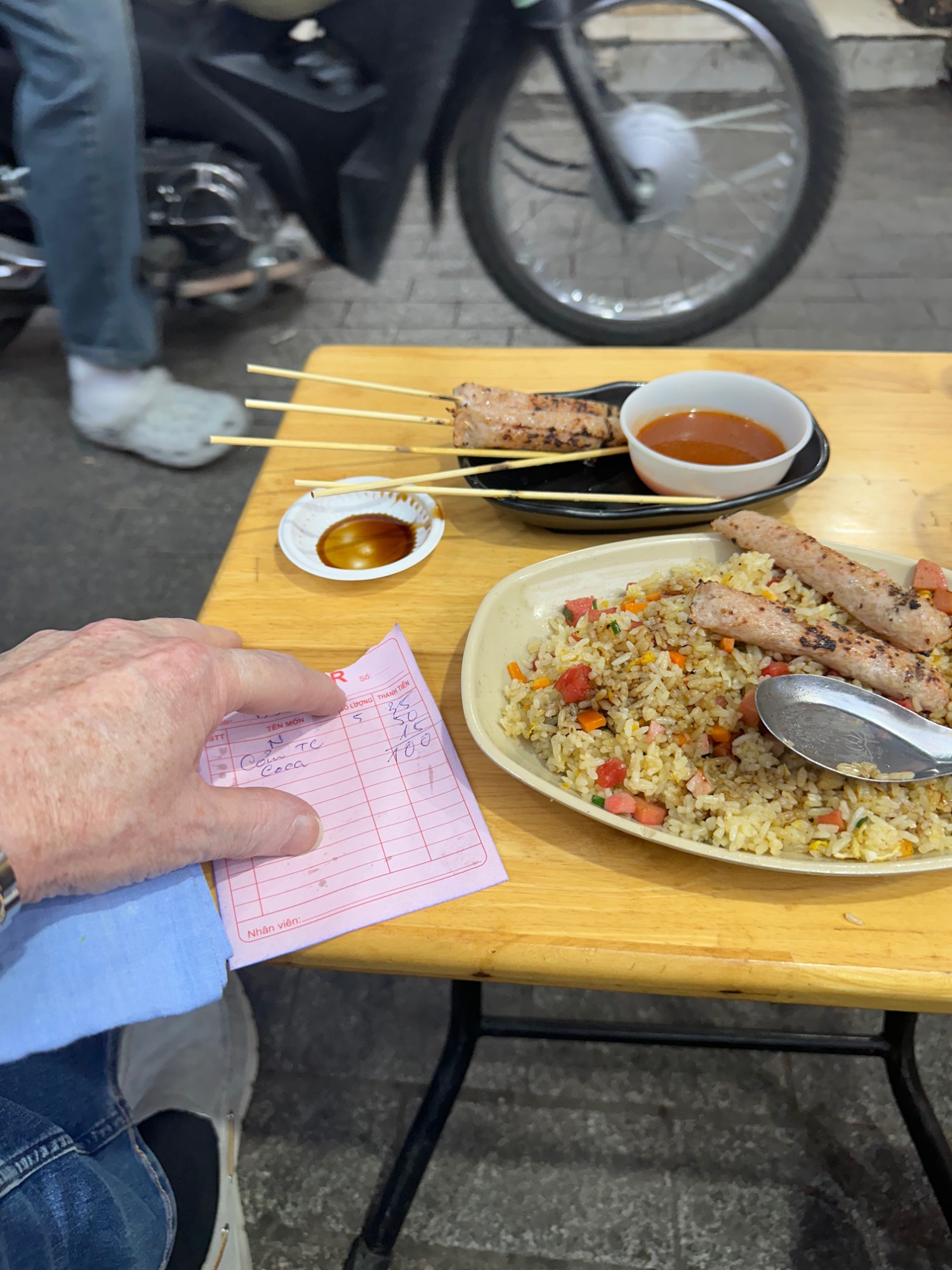 DAY 3: Tale of Three Hanoi's in Hanoi — photo 20