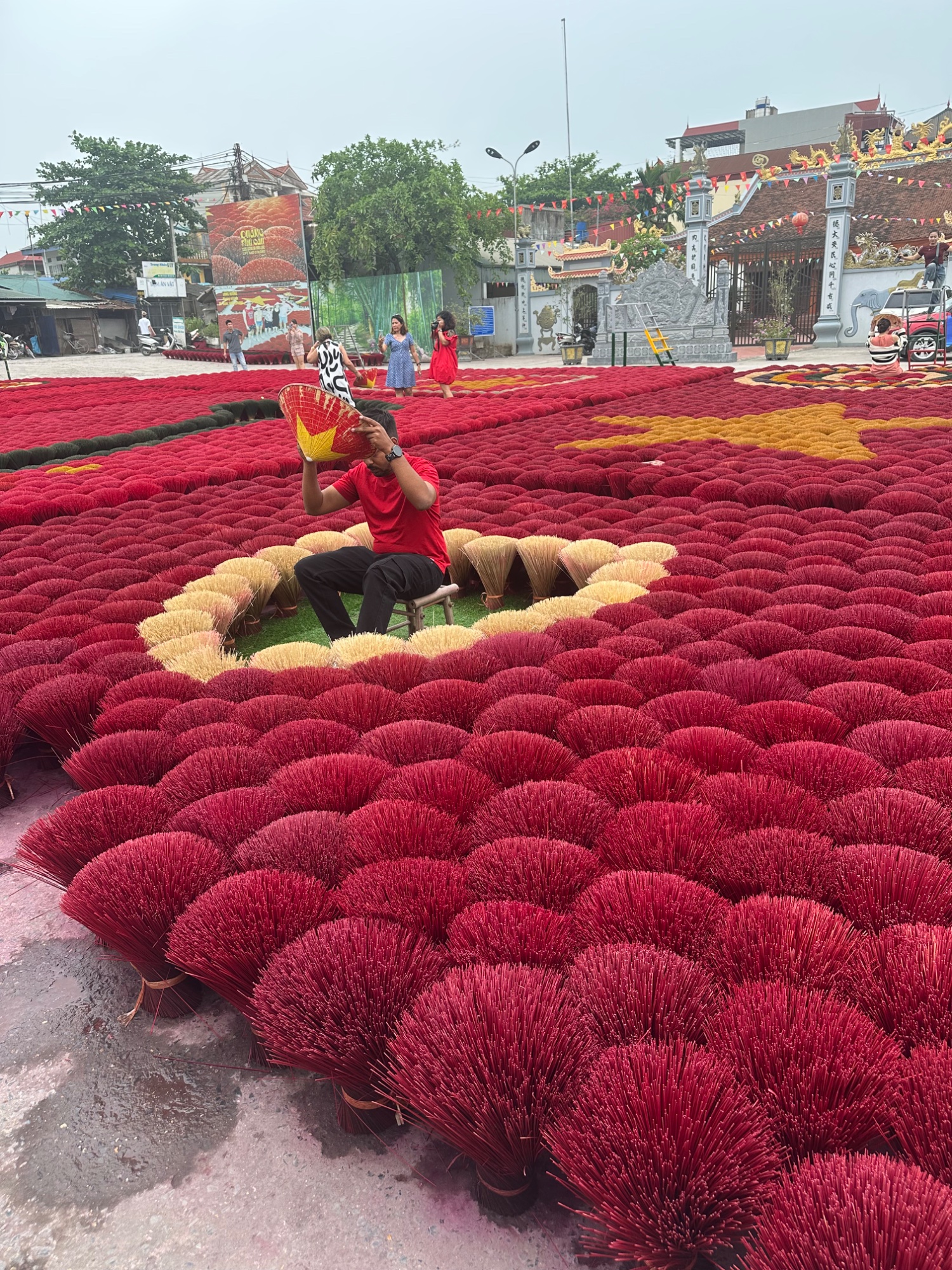 Day 6 My Right Foot, a Flip-Flop, and a Roadside Resurrection in Hanoi — photo 5