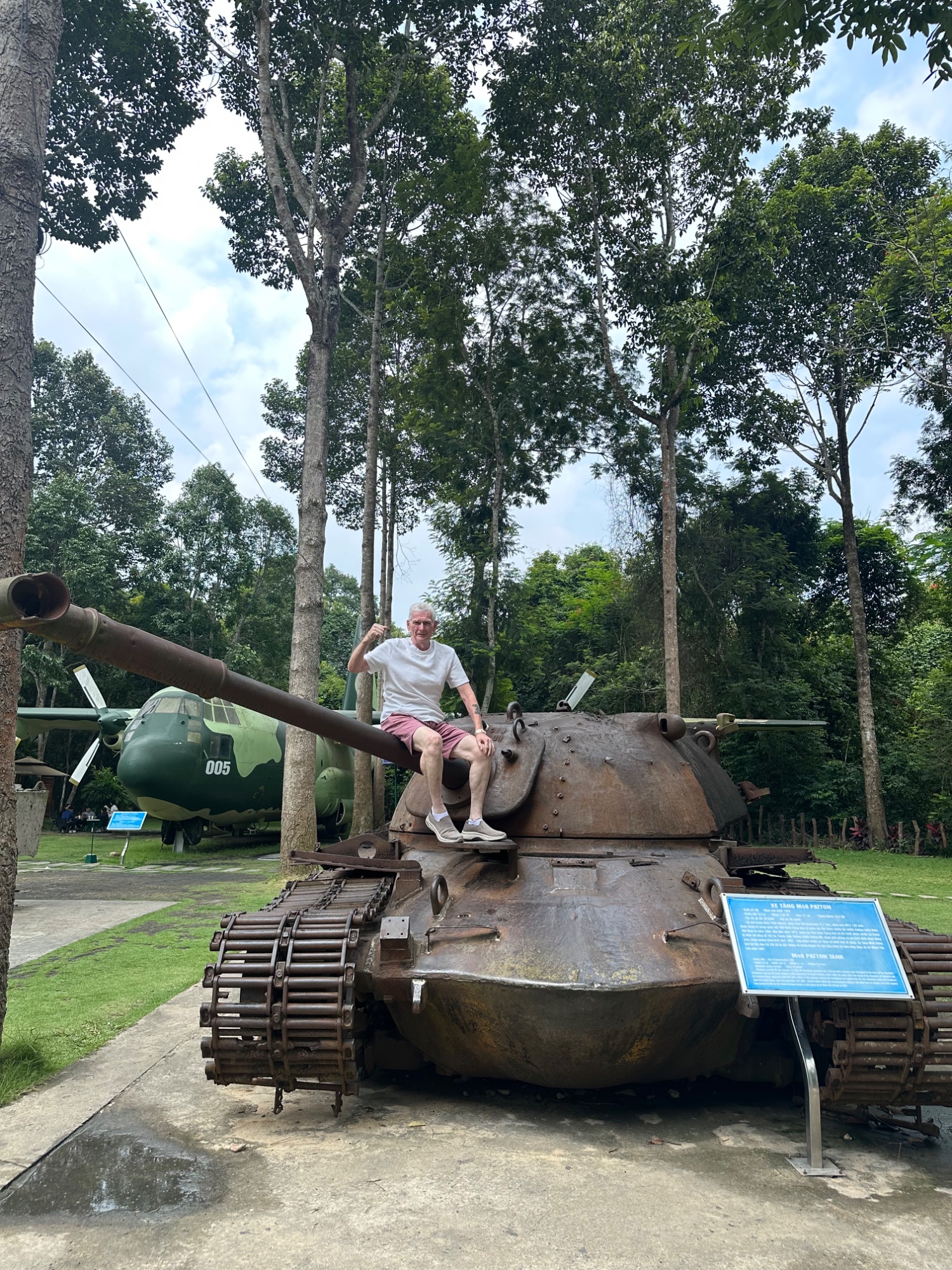 day 12. The War and All Its Sadness: A Hilarious Farewell (Almost) in HCMC — photo 3