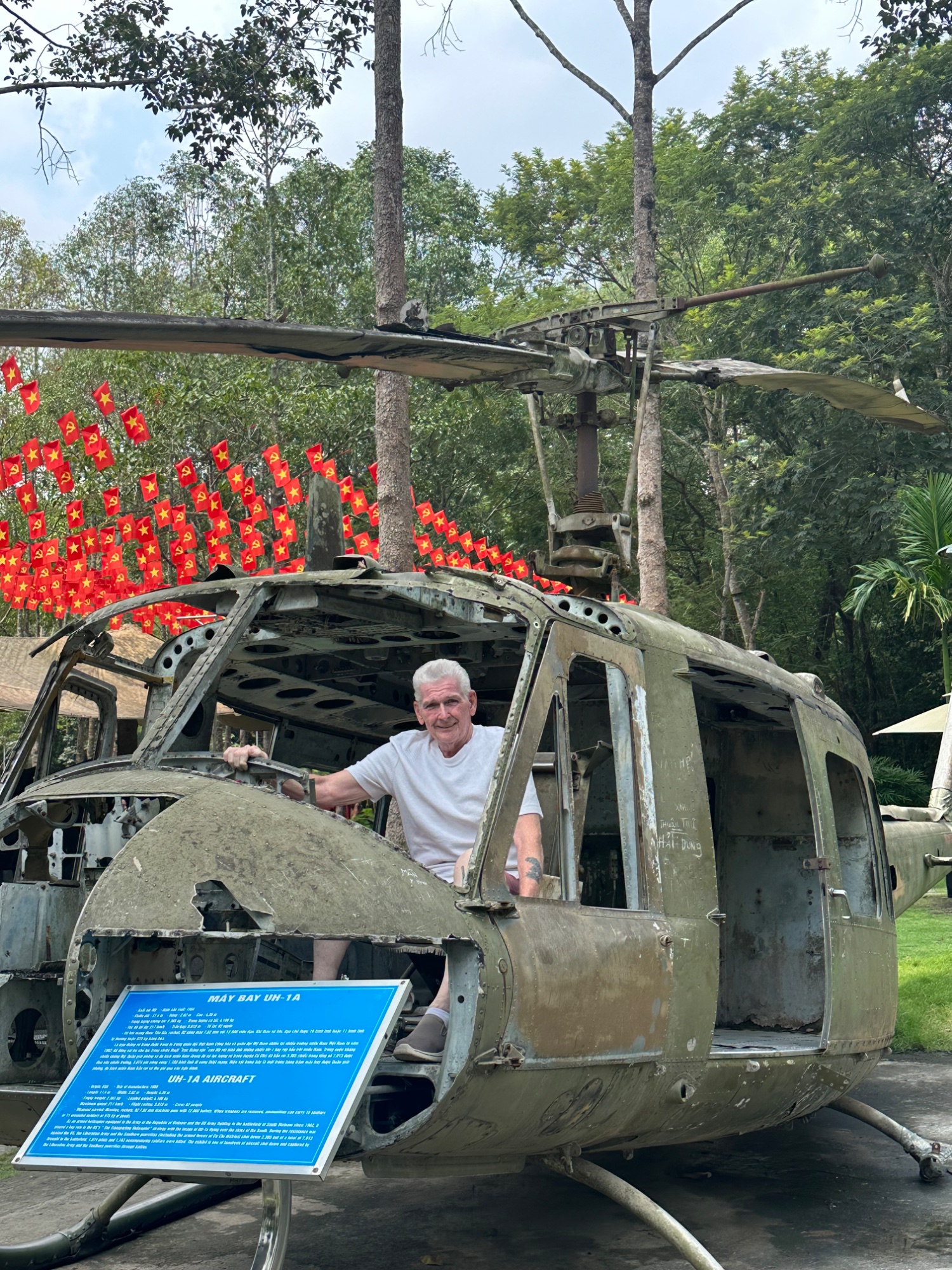 day 12. The War and All Its Sadness: A Hilarious Farewell (Almost) in HCMC — photo 5