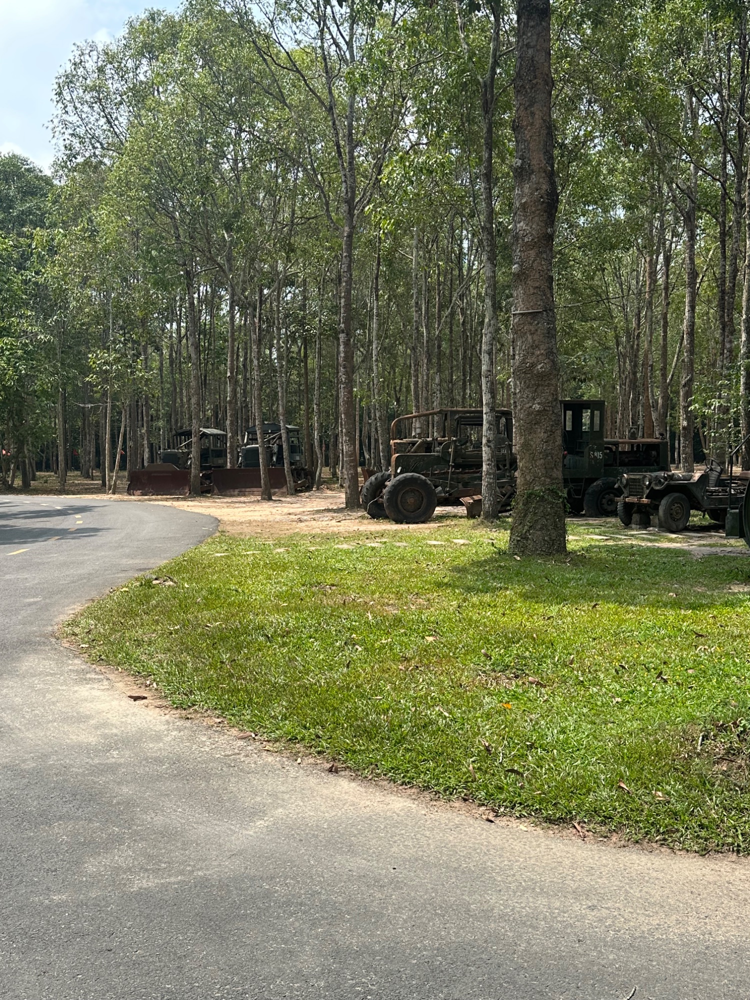 day 12. The War and All Its Sadness: A Hilarious Farewell (Almost) in HCMC — photo 9