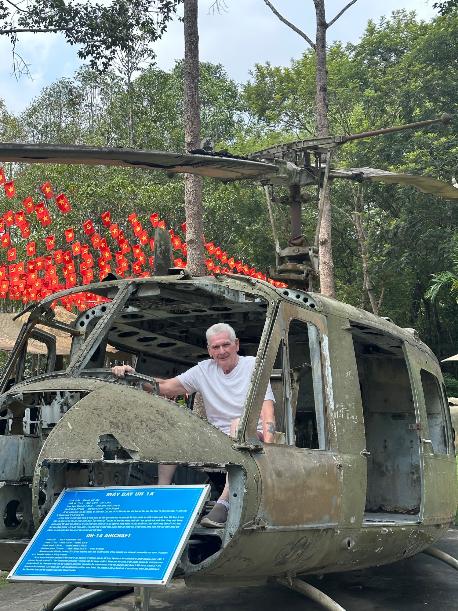 day 12. The War and All Its Sadness: A Hilarious Farewell (Almost) in HCMC — photo 14